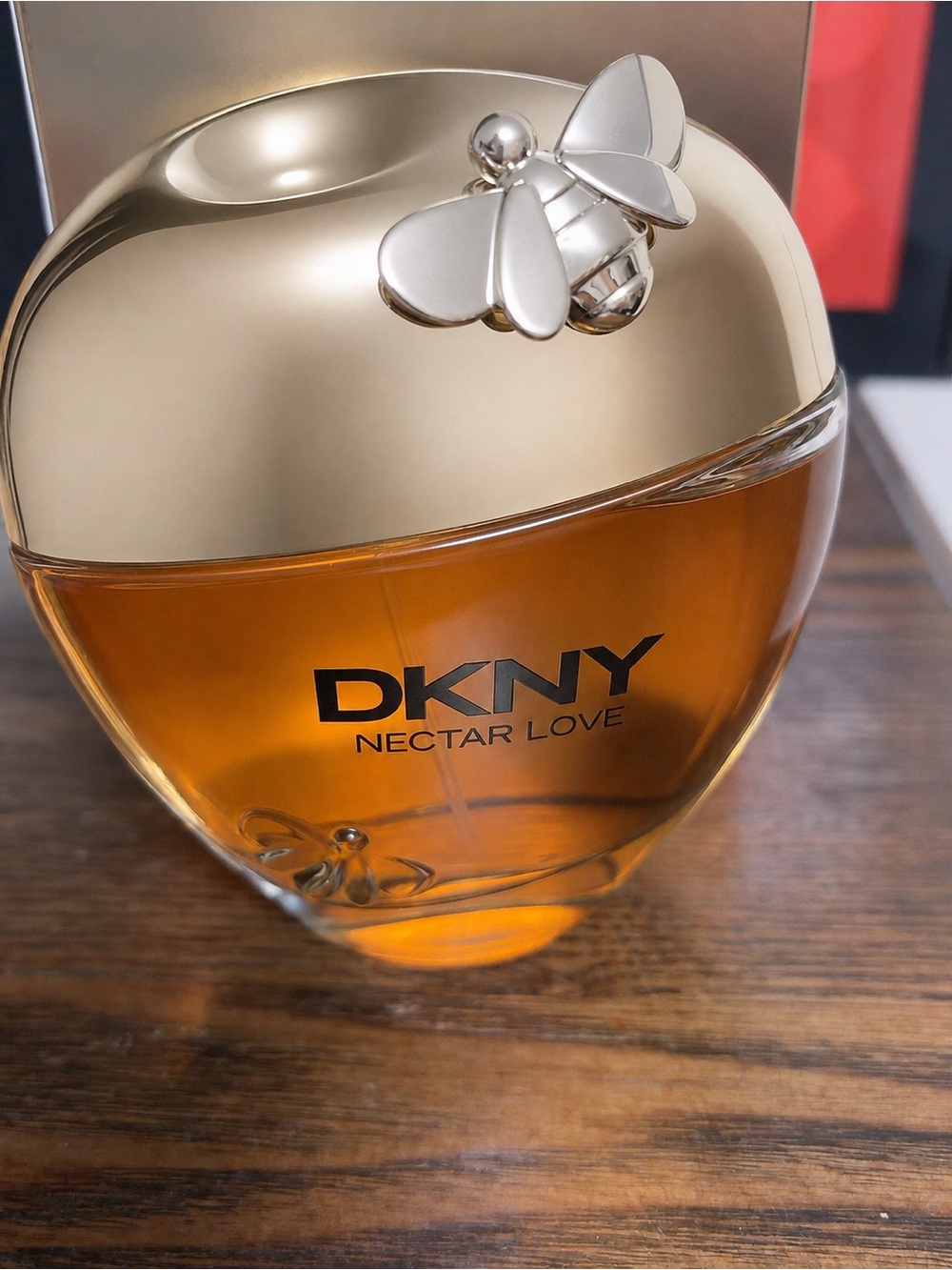 DKNY Nectar Love Gold and Amber Bottle Accent